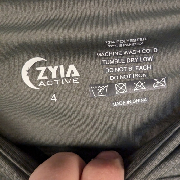 Zyia size 4 leggings in olive green with print - Picture 4 of 6